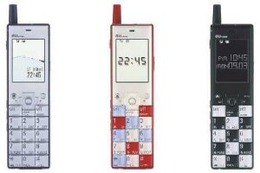 通信方式が3Gならデザインも新世代なものを？ auがデザイナーと協力して携帯電話「INFOBAR 」を発売 画像