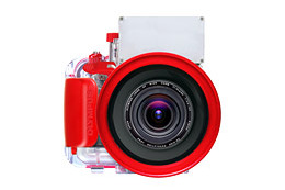 オリンパス、最上位カメラ「CAMEDIA C-8080 Wide Zoom」用防水プロテクタの発売を延期 画像