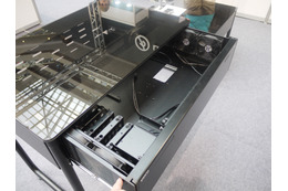 【COMPUTEX TAIPEI 2014 Vol.31】デスクをPCに！Lian Li、PCケース「Computer Desk」を展示 画像