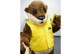 OtterBoxのキャラクター「Ollie」が編集部に！ 画像