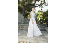 綾瀬はるか、純白ドレスをまとった花嫁姿に「今までにない、オトナな私」 画像