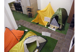 訪日外国人らターゲットに、浅草駅前に屋内キャンプ場型宿泊サービス 画像