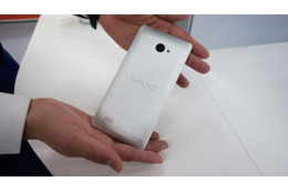 店頭解禁の「VAIO Phone Biz」、実機に触ってきた！ 画像