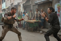 クリス・ヘムズワースが壮絶な肉弾戦！Netflix『タイラー・レイク-命の奪還-』本編映像公開 画像