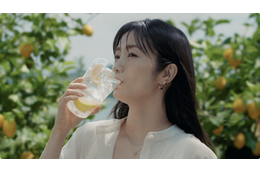 上戸彩&錦戸亮が8年ぶりの共演!サントリー新CMで息ぴったりな掛け合い