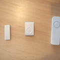 左から第3世代、第2世代、第1世代iPod shuffle。
従来モデルの約半分のサイズになった。