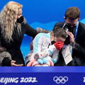 渦中のワリエワ15歳、北京五輪でまさかの4位…肩を震わせて泣く姿も 画像