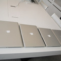 左からMacBook Pro17/15/13型、MacBook Air