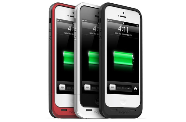 「mophie juice pack helium for iPhone 5」装着イメージ（iPhone 5は別売）