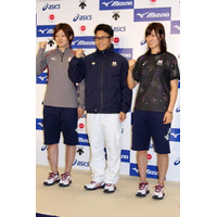 日本選手団、ソチ五輪でデサントのトランスフォームジャケット着用 画像