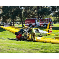 ハリソン・フォード操縦の小型機墜落 画像