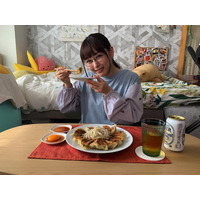新ドラマ『ごほうびごはん』桜井日奈子が餃子＆昼酒満喫するオフショット公開 画像