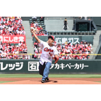 バイきんぐ西村、憧れの始球式に「むちゃくちゃ気持ちよかった！最高でした！」 画像