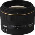 　シグマは14日、デジタル用大口径標準レンズ「30mm F1.4 EX DC HSM」を発表した。対応マウントは、シグマ、キヤノン、ニコンの3種類を用意する。