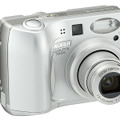 顔認識AF搭載のエントリーモデル COOLPIX7600