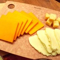 とろ～り濃厚チーズが激うま！丸亀製麺「トマたまカレーうどん」の新作を一足先に試食！