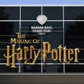 スタジオツアー東京 エントランスロゴ　‘Wizarding World’ and all related names, characters and indicia are trademarks of and (C) Warner Bros. Entertainment Inc. – Wizarding World publishing rights (C) J.K. Rowling.