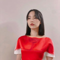 のん、あまちゃん10周年コンサート出演！赤いシルクサテンドレス姿でファン魅了