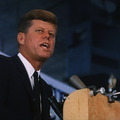 （C）2021 Camelot Productions, Inc. All rights reserved.Photo: John F. Kennedy Presidential Library, National Archives