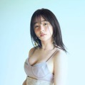 桜井日奈子10周年記念写真集、発売前に重版決定！