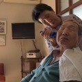 巖さんとひで子さん（c）NHK