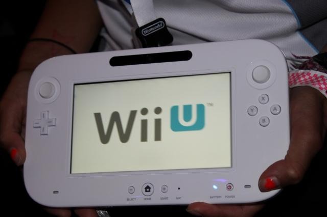 【E3 2011】会場でとれたて！「Wii U」コントローラーをチェック 「Wii U」コントローラー