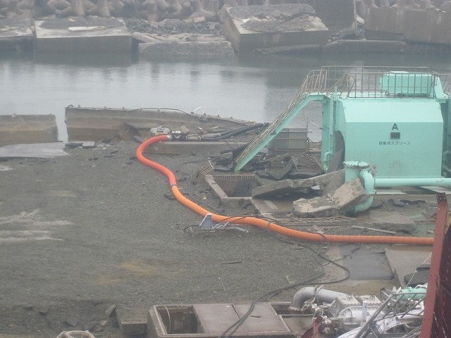 水中ポンプの設置状況（4月22日撮影）