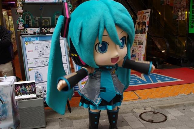 ミクさんも駆けつけた！『初音ミク -Project DIVA- extend』発売記念抽選会をフォトレポート  