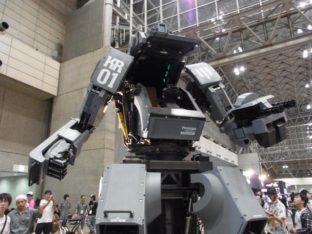 【ワンフェス2012夏】搭乗可能な巨大ロボット「クラタス」、幕張メッセに立つ！