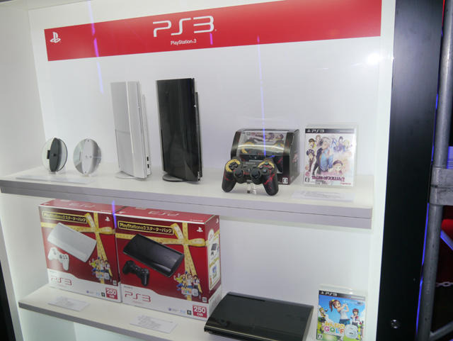 【TGS 2012】ソニーブースに話題の新型PS3や新カラーPSVitaが展示