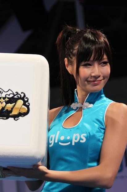 【TGS 2012】ビジネスデーを彩ってくれたコンパニオンたち、DAY2編