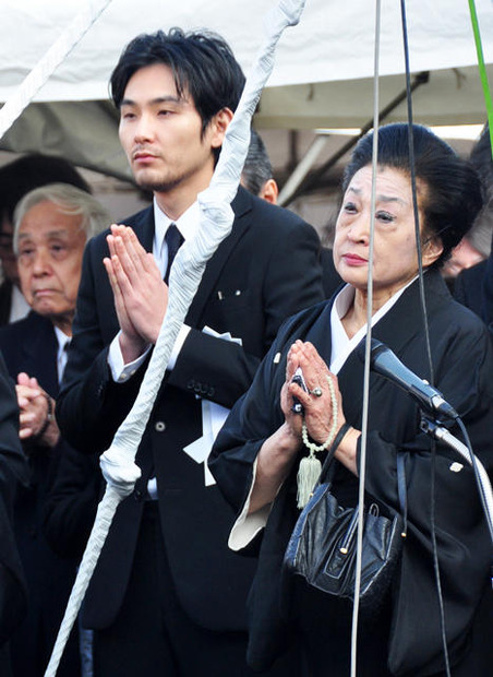 大島渚監督／告別式（松田龍平）