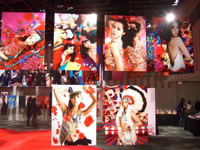 蜷川実花の写真展「LUCKY STAR NINAGAWA MEN&amp;WOMEN」