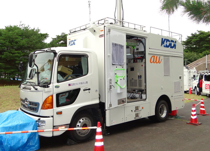 KDDI（au）のLTE対応移動基地局車