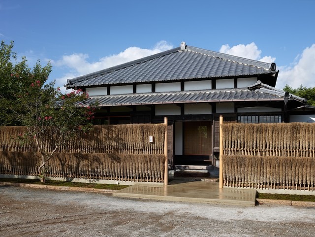 杉本博司氏が内装を手掛けた料理店「素透撫 STOVE」