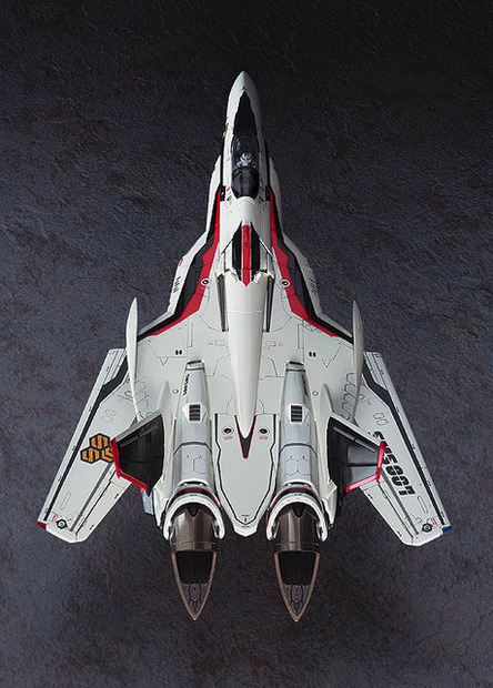 ハセガワから「1:72スケール  VF-25F/S メサイア」が登場、アルト機F型とオズマ機S型の選択式