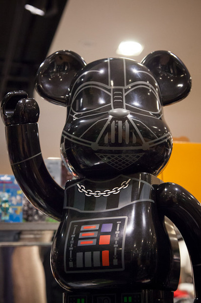 BE@RBRICK DARTH VADERTM 1000％の予約も承る