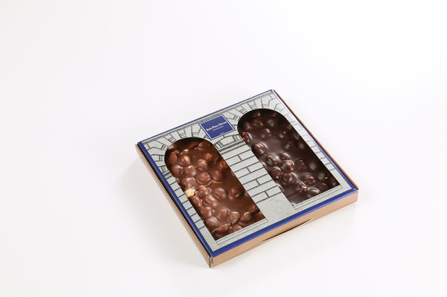 ジャン=ポール・エヴァンの、サロン・ドゥ・ショコラ会場先行販売商品「パヴェパリジャンタブレットジェアント」