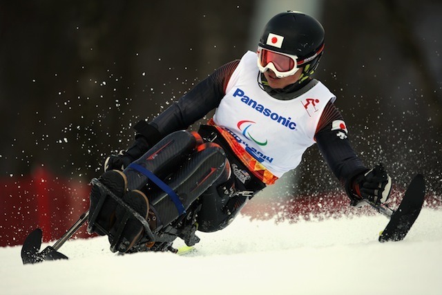 ソチ冬季パラリンピック、アルペンスキー男子回転座位、狩野亮選手　(c) Getty Images