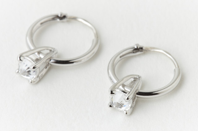 LITTLE STONE PIERCE、1万2,000円（税別）