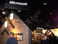 ［CES 2003速報（現地9日）］SPOT製品に人気が集まるMSブース。Xbox Live専用コーナーも