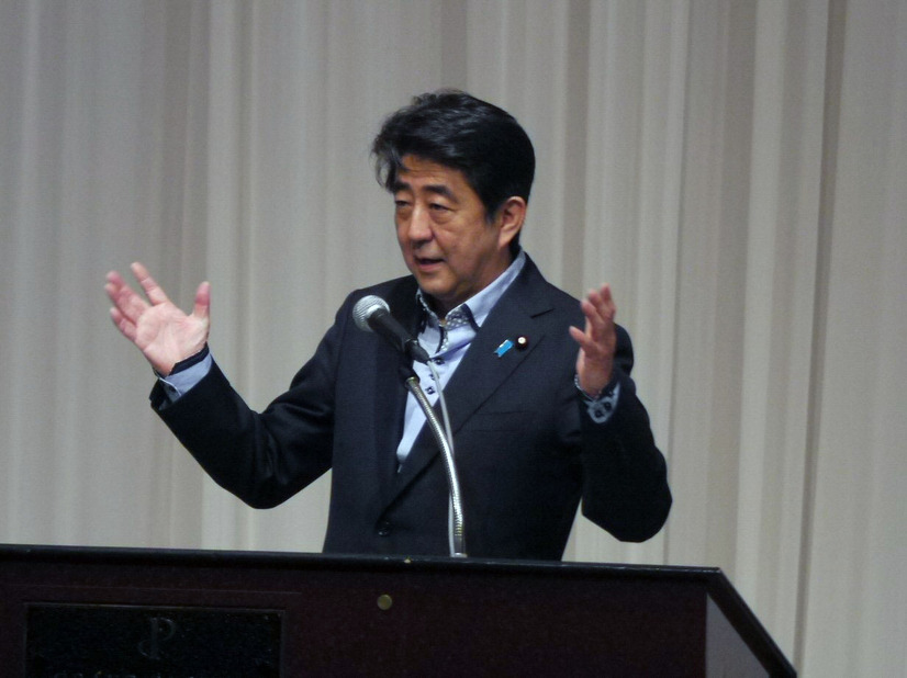 サプライズで安倍総理が登壇