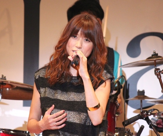 「mama fes 2014 Autumn」に登場した妊娠8か月目のhitomi