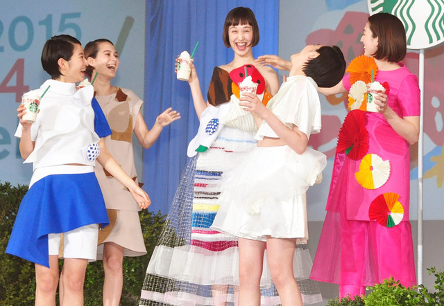 水原佑果、満島みなみ、入夏、真間玲奈、麻宮彩希／「Starbucks Summer Party 2015」