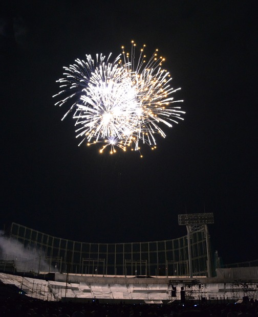 神宮外苑花火大会【写真：竹内みちまろ】