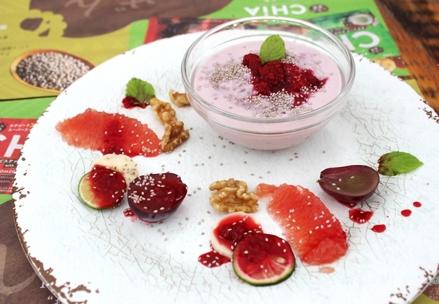 チアシードメニュー「SOY BEAN YOGURT WITH CHIA SEEDS＆FRUITS」