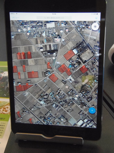 タブレットからマップを表示させ、登録された圃場を選択する