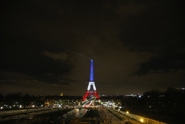 13日夜、フランス・パリで同時多発テロが発生した