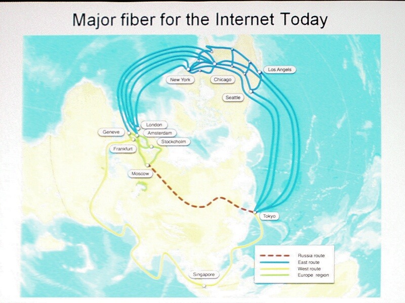 　「地球を光ファイバーのじゅうたんに」。「Interop Tokyo 2008」にて行われた慶應義塾大学環境情報学部教授の村井純氏による基調講演「地球とインターネット〜人と社会と科学技術のイノベーション〜」での言葉だ。