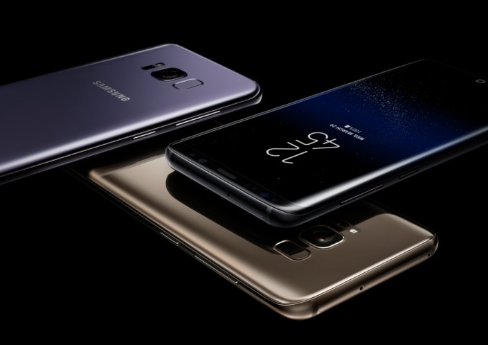 「Galaxy S8」「Galaxy S8+」はホームボタン消失！専用スタンドでUIのデスクトップ化にも対応